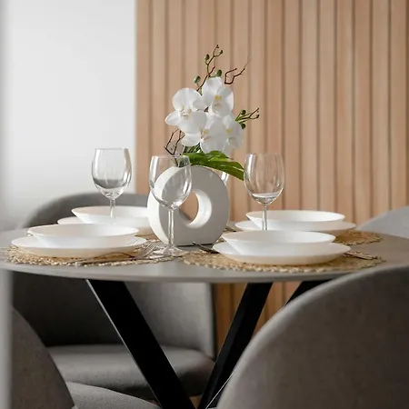 아파트 Tasteful With Parking And Gym By Renters